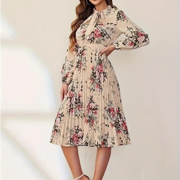 Only Essential size Xs, Floral pleated midi bohemian Cream Dress - Picture 1 of 6
